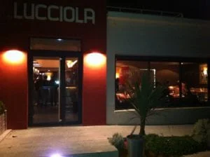 Facade du restaurant la nuit