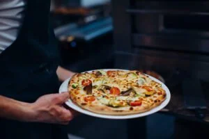 Pizza prête à servir