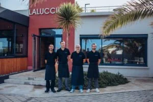 L'équipe de cuisine avec le chef Christophe