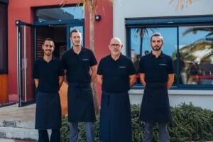 L'équipe de cuisine avec le chef Christophe
