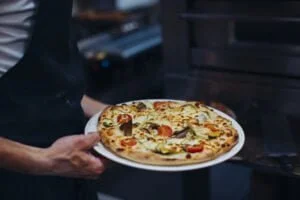 Pizza prête à servir