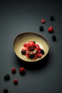 Dessert Pavlova aux fruits de saison