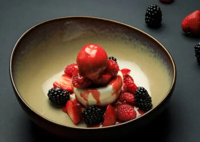 Dessert Pavlova aux fruits de saison