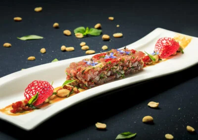 Entrée Tartare de thon à la vinaigrette thaï