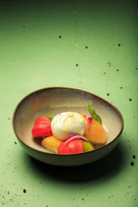 Entrée Salade de tomate et burrata au basilic